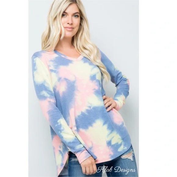 ❤️LAST 1! V Neck Super Soft Tie Dye Top! - Picture 1 of 6